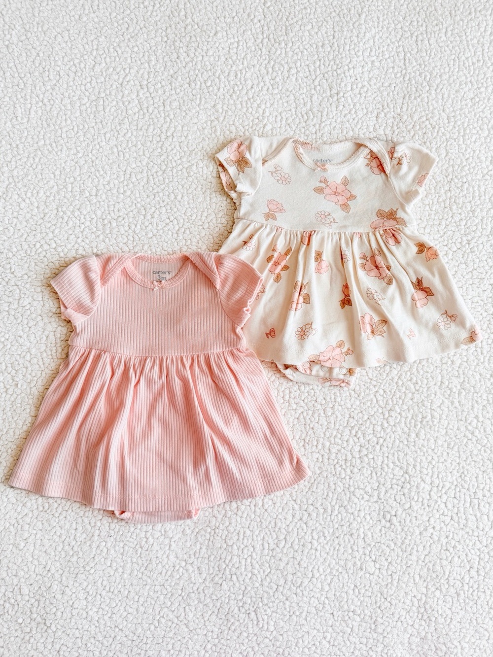 🌸Carter’s 2 Piece Floral/Pink Dress Set Size 3 Months